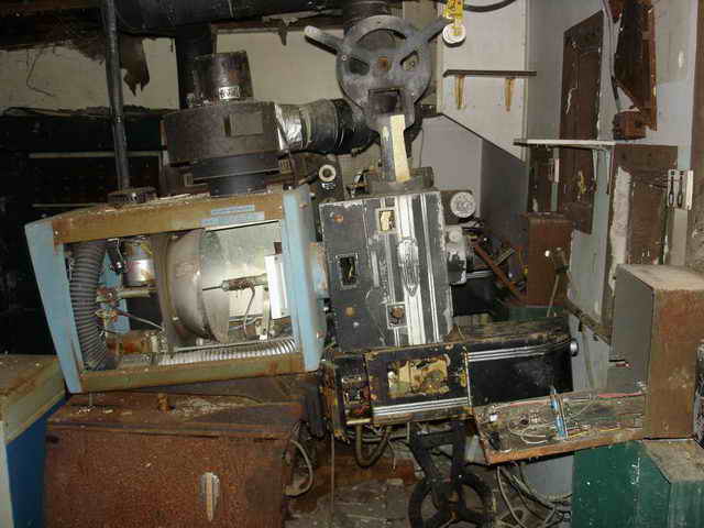 Speedway Auto Theatre - 2006 Photo (newer photo)